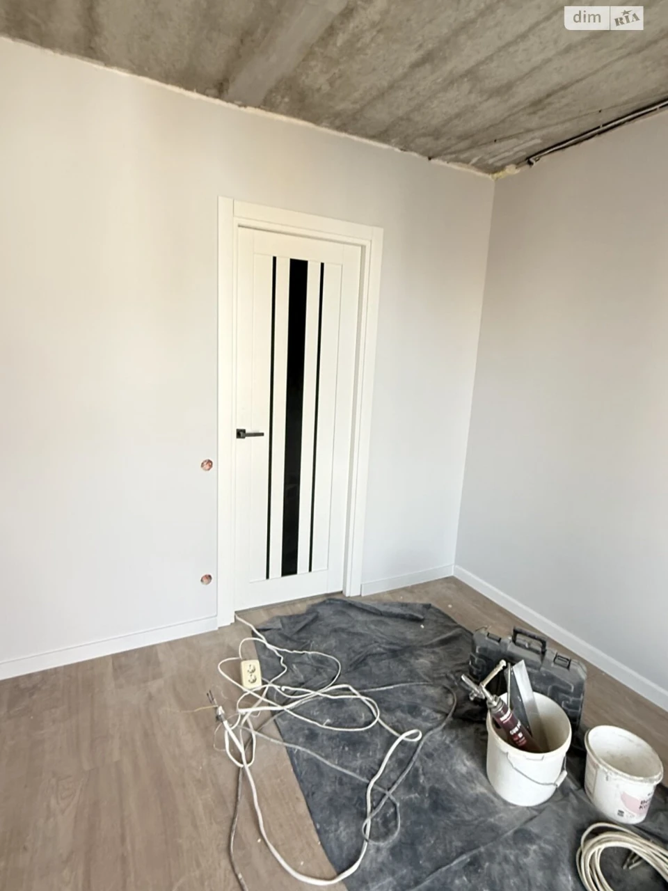 Apartment for Sale: Friendship