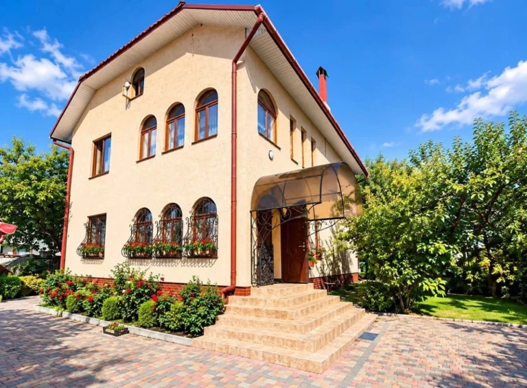 5 кімнат, 160 м²: просторий будинок для великої родини, Черн
