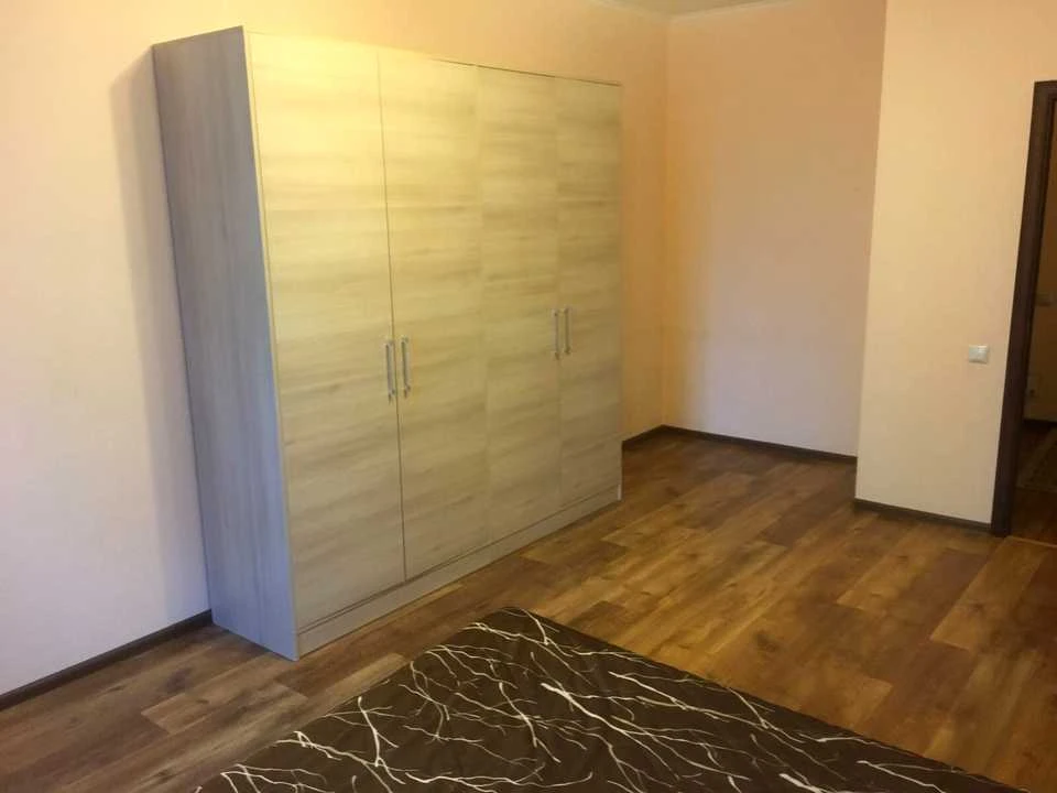 Квартира. Киев, улица Воскресенская