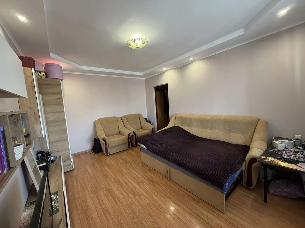 Продажа 2 км квартиры проспект Красной Калины