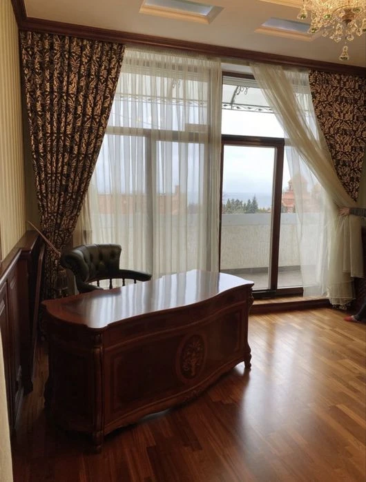 Продам шикарнейшую 2 ком.кв. на берегу моря в Аркадии с супом.
