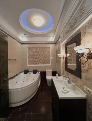 Продам шикарнейшую 2 ком.кв. на берегу моря в Аркадии с супом.