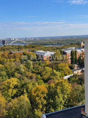Продажа квартиры с видом, 1 комната, ЖК «Львовская площадь», ул. К