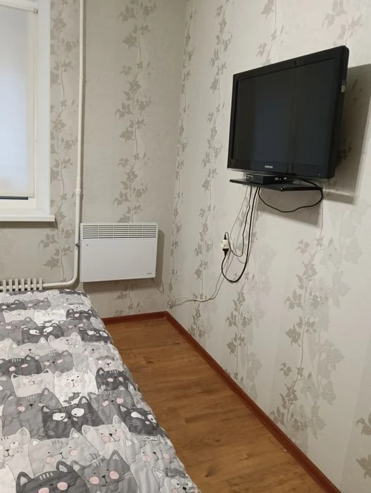 I am selling my 3-room apartment (improved) on ul Amosova 9a.