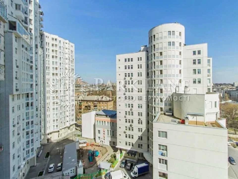 Квартира. Київ, Миколи Міхновського бульв.