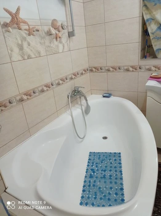 I am selling my 3-room apartment (improved) on ul Amosova 9a.
