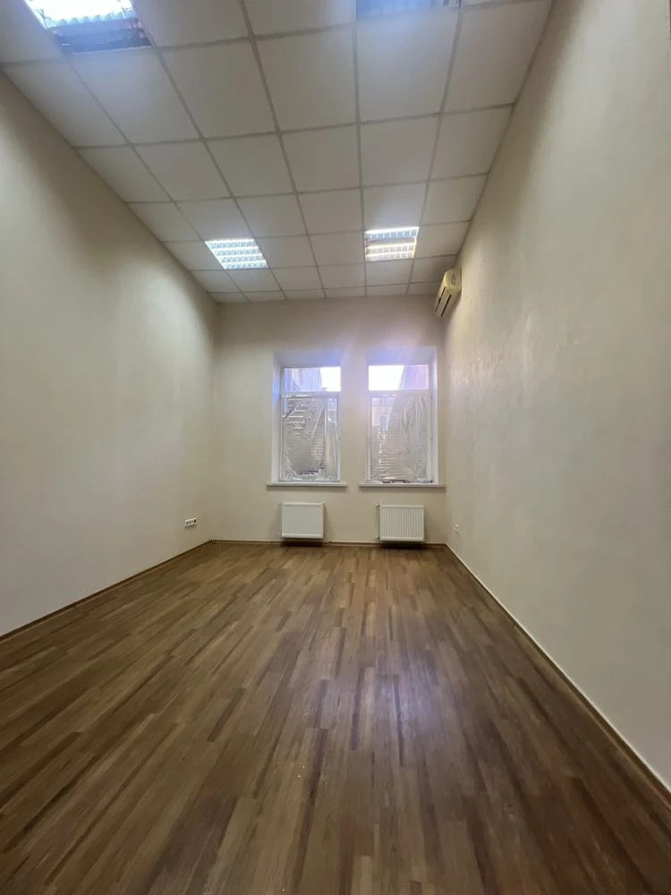Большая 5-комнатная квартира в центре Одессы