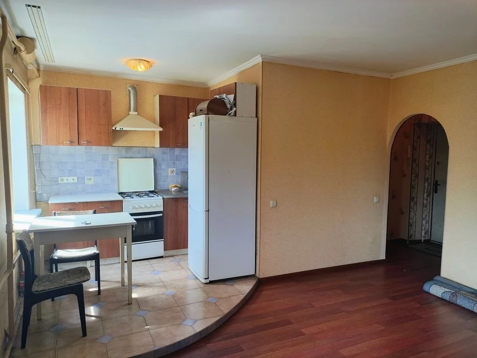 Продам 2 к. квартиру Соломенский р-н, Антонова площадь Космон.