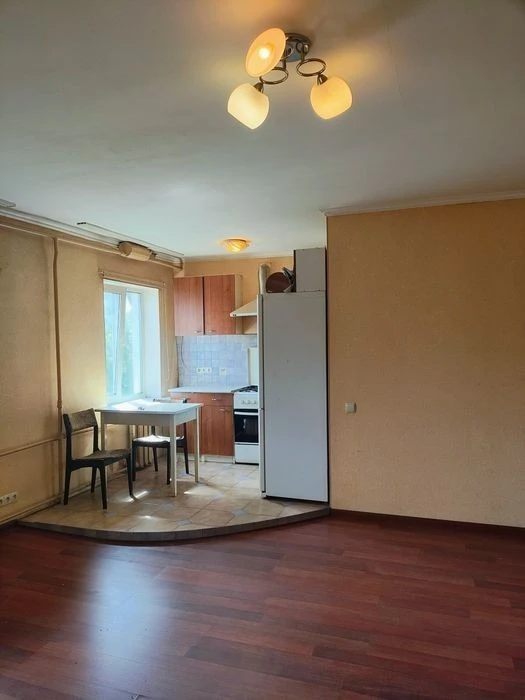 Продам 2 к. квартиру Соломенский р-н, Антонова площадь Космон.