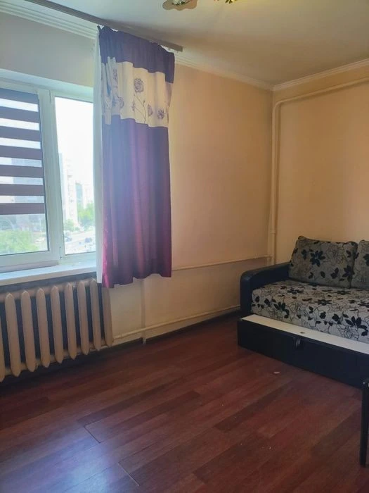 Продам 2 к. квартиру Соломенский р-н, Антонова площадь Космон.