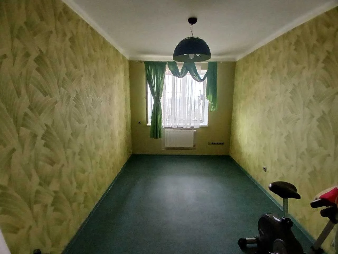 Продам 3-кімнатну квартиру в районі площі Б. Деревянка, Черемушки