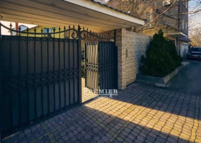 Просторий будинок на Невського, 230 м² | Ділянка 11 соток