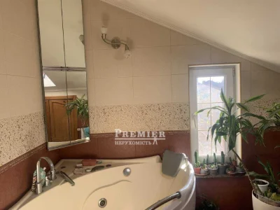 Просторий будинок на Невського, 230 м² | Ділянка 11 соток