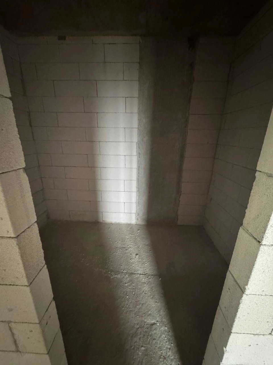 Urgent! 3-room apartment. Available.