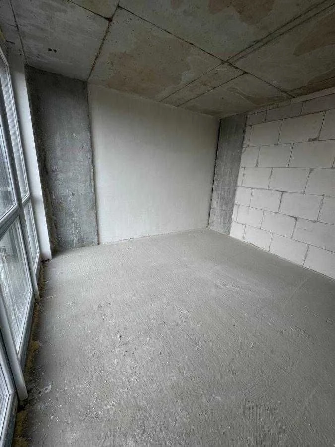 Urgent! 3-room apartment. Available.
