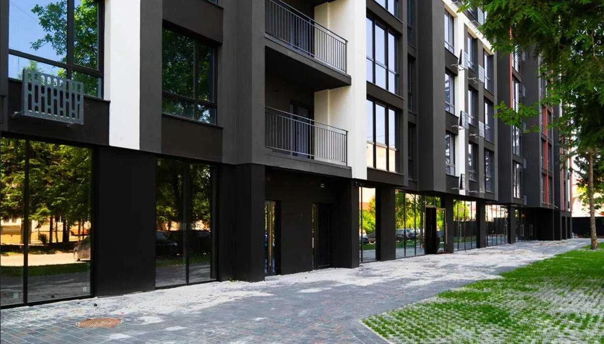 Urgent! 3-room apartment. Available.