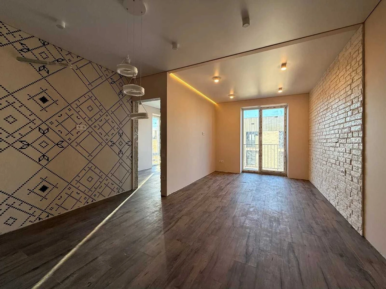 One-room apartment with a private terrace