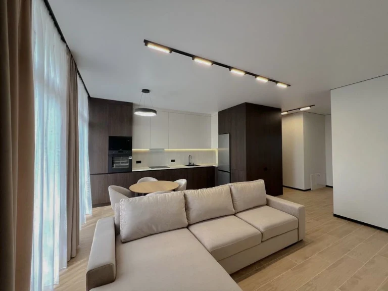 Very beautiful apartment in the prestigious Green Hills complex. With a terrace!