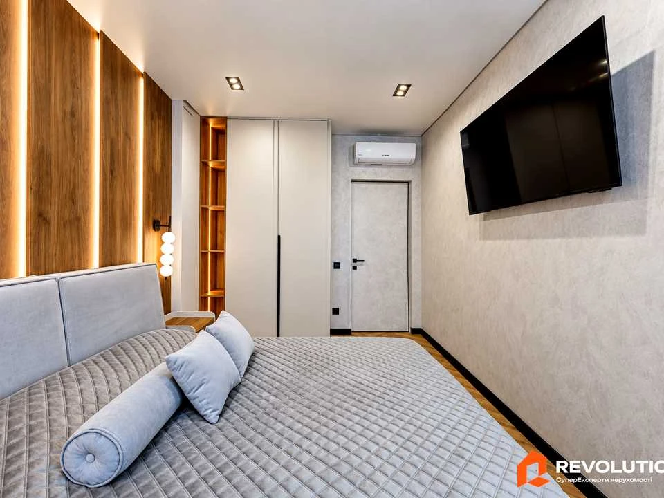 Apartment. Kyiv, Rodyny Kristeriv St.
