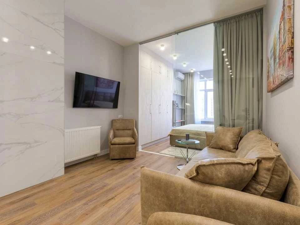 Apartment. Kyiv, Евгена Коновальця Street