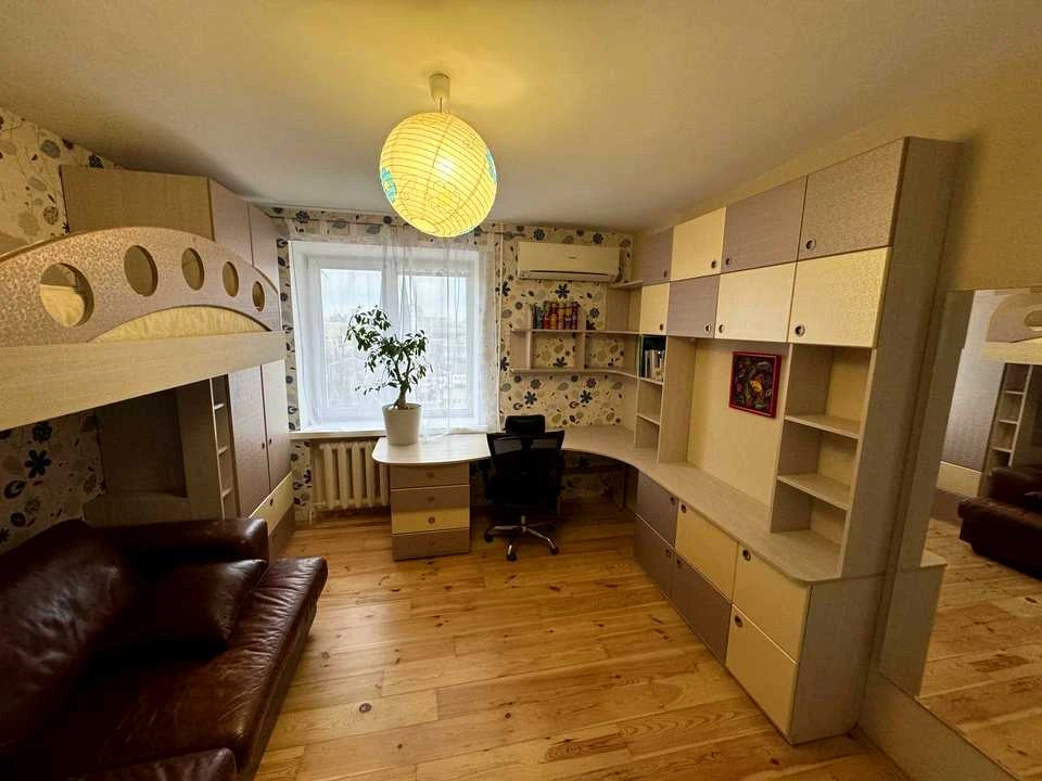 Квартира. Киев, улица братьев Зеровых