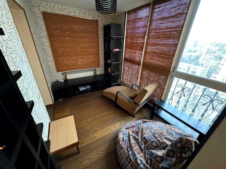 Квартира. Киев, улица братьев Зеровых