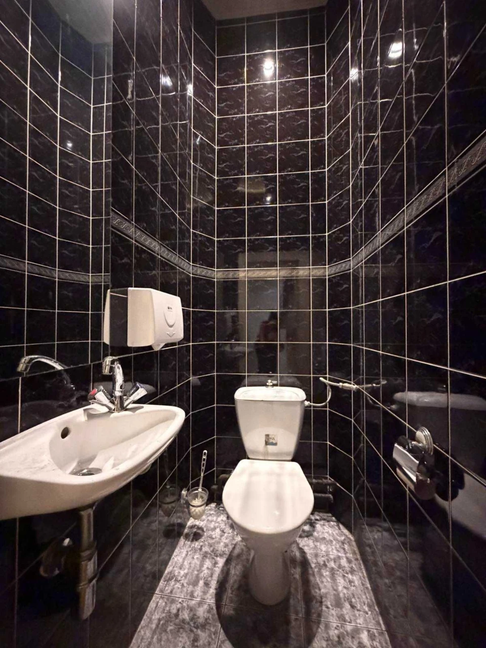 Sale of a luxury apartment with a fireplace near the Polytechnic, St. Arch
