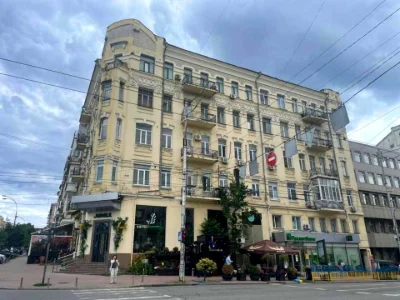 Apartment. Kyiv, Velika Vasylkivska Street.