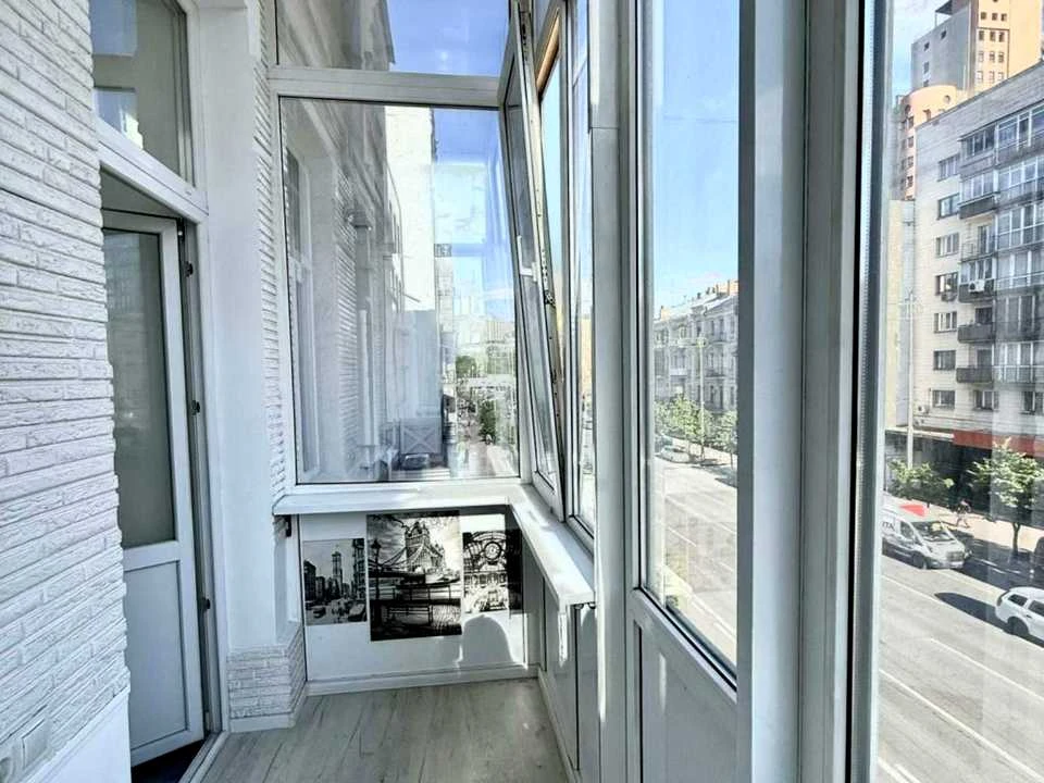 Apartment. Kyiv, Velika Vasylkivska Street.