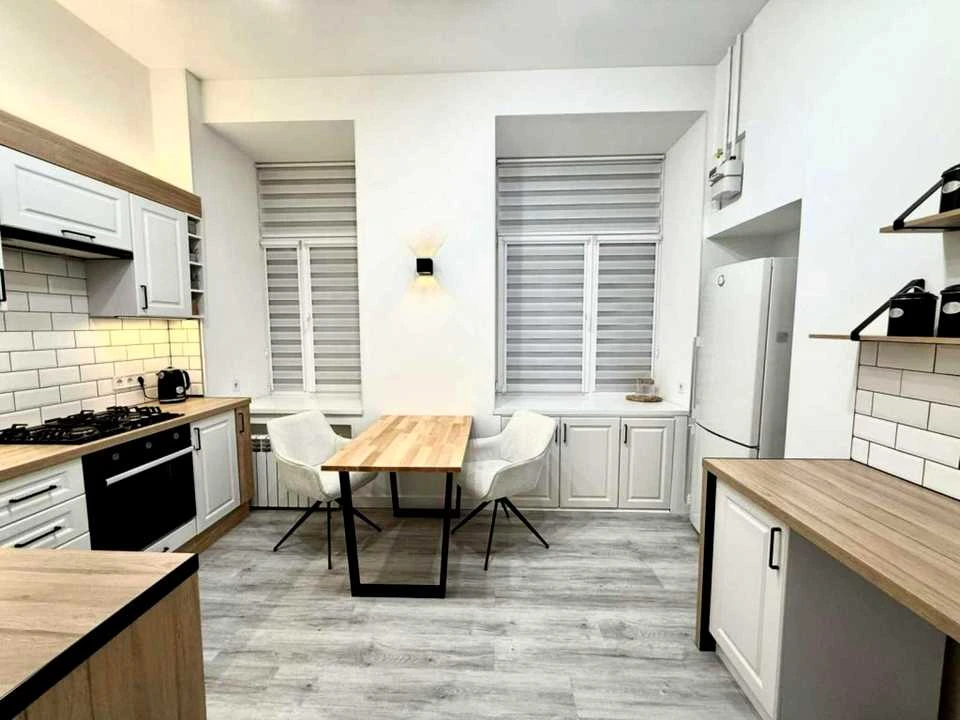 Apartment. Kyiv, Velika Vasylkivska Street.