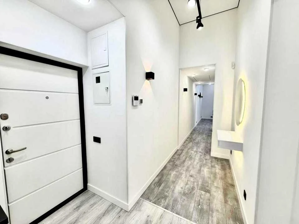 Apartment. Kyiv, Velika Vasylkivska Street.