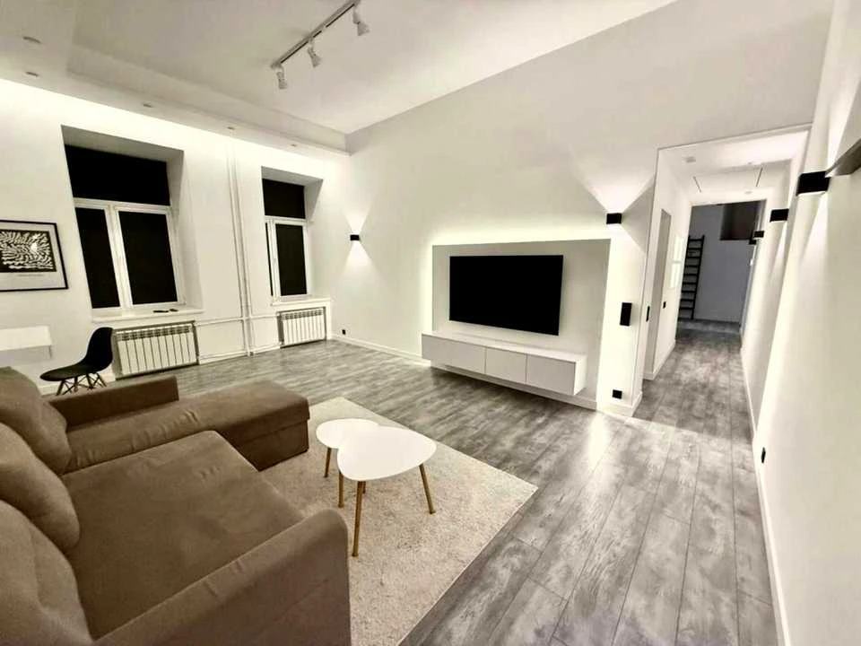 Apartment. Kyiv, Velika Vasylkivska Street.