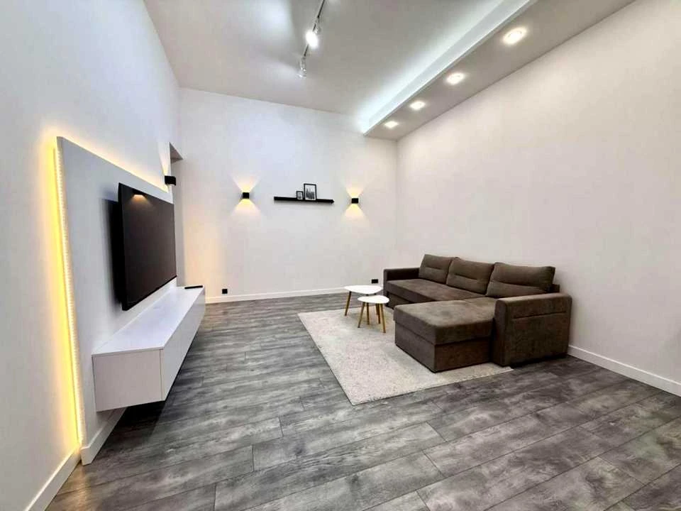 Apartment. Kyiv, Velika Vasylkivska Street.
