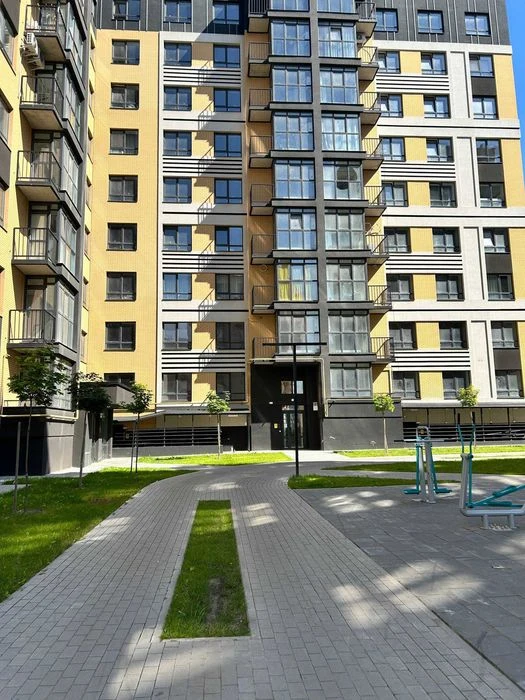 Продаж 2 кімнатної квартири. Двостороння. Здана новобудова.