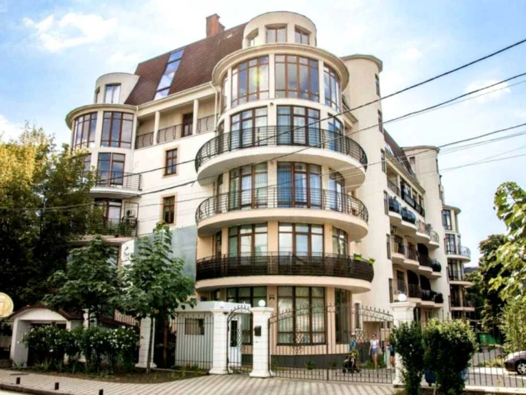 Apartment. Odessa, Davida Burlyka St.