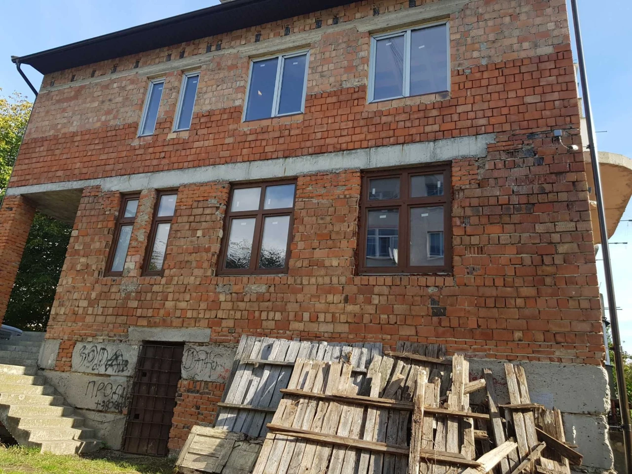 Продаж 5к квартири 211 кв. м на вул. Авангардна 45