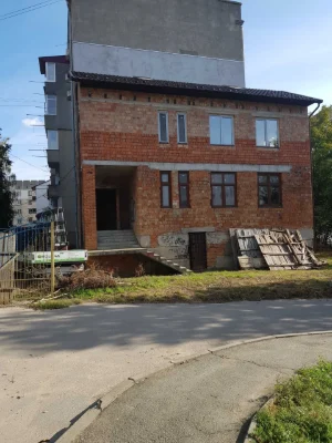 Продаж 5к квартири 211 кв. м на вул. Авангардна 45