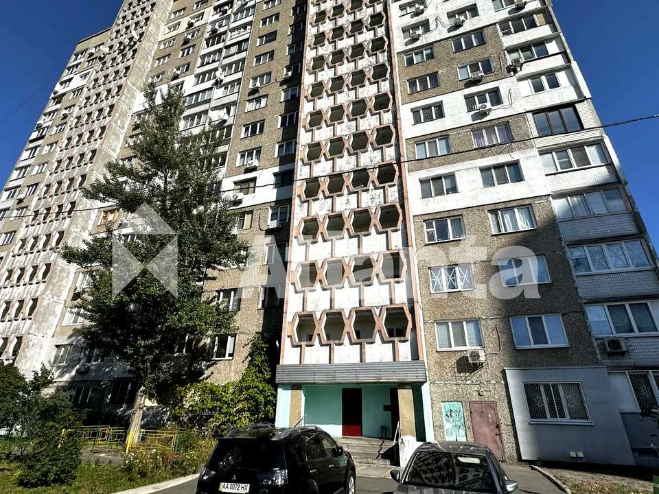 Квартира. Киев, Озерная ул.