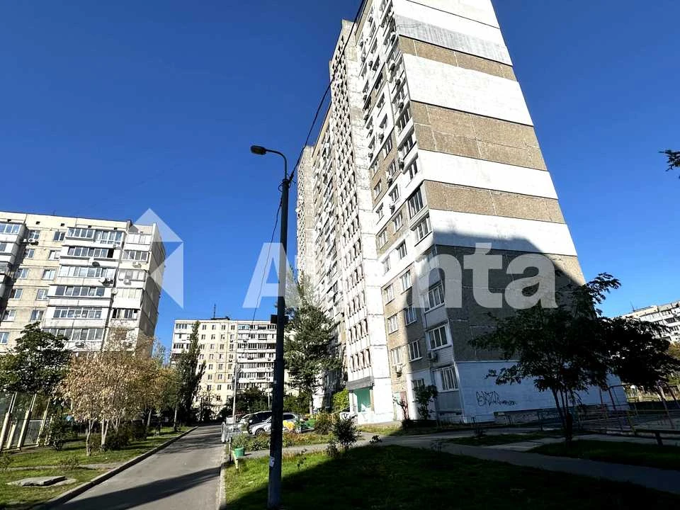 Квартира. Киев, Озерная ул.