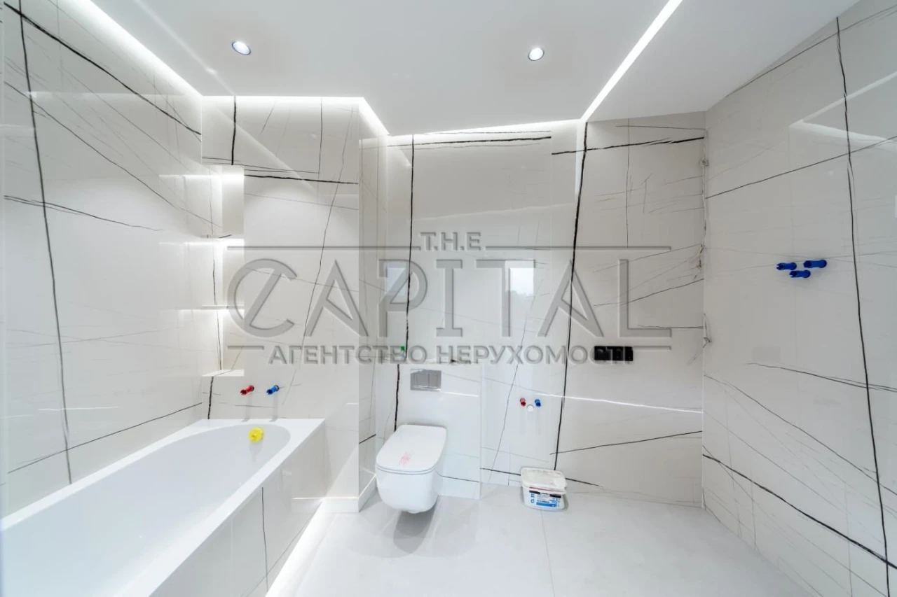 Sale of an apartment with designer renovation in the Great complex, 80 sq.m.