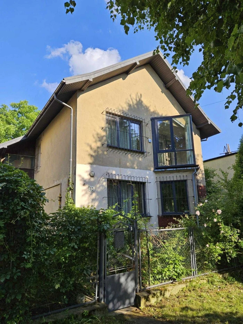 Exclusive house in a prestigious area on Zaporizka Street,