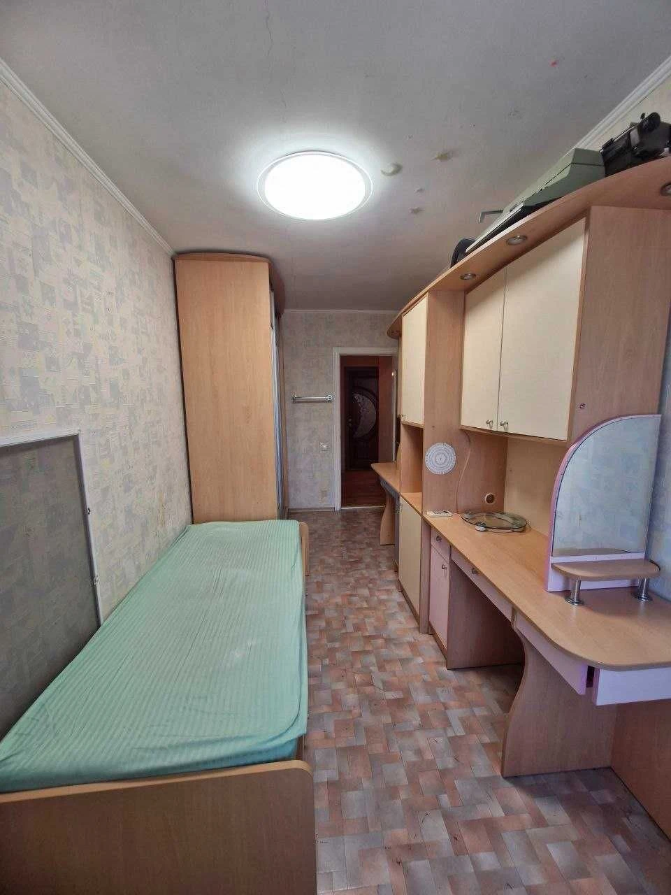 Продам 3-к.квартиру возле Юридичекой академии(4ст. Фонтана)