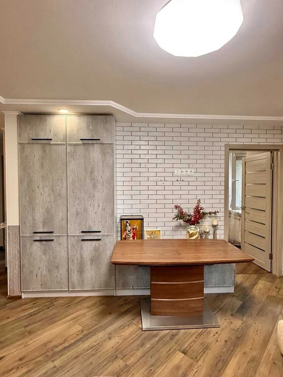 3 комнаты, 80 кв.м. Таирова/Королева/Костанди, 4-й этаж, кирпич