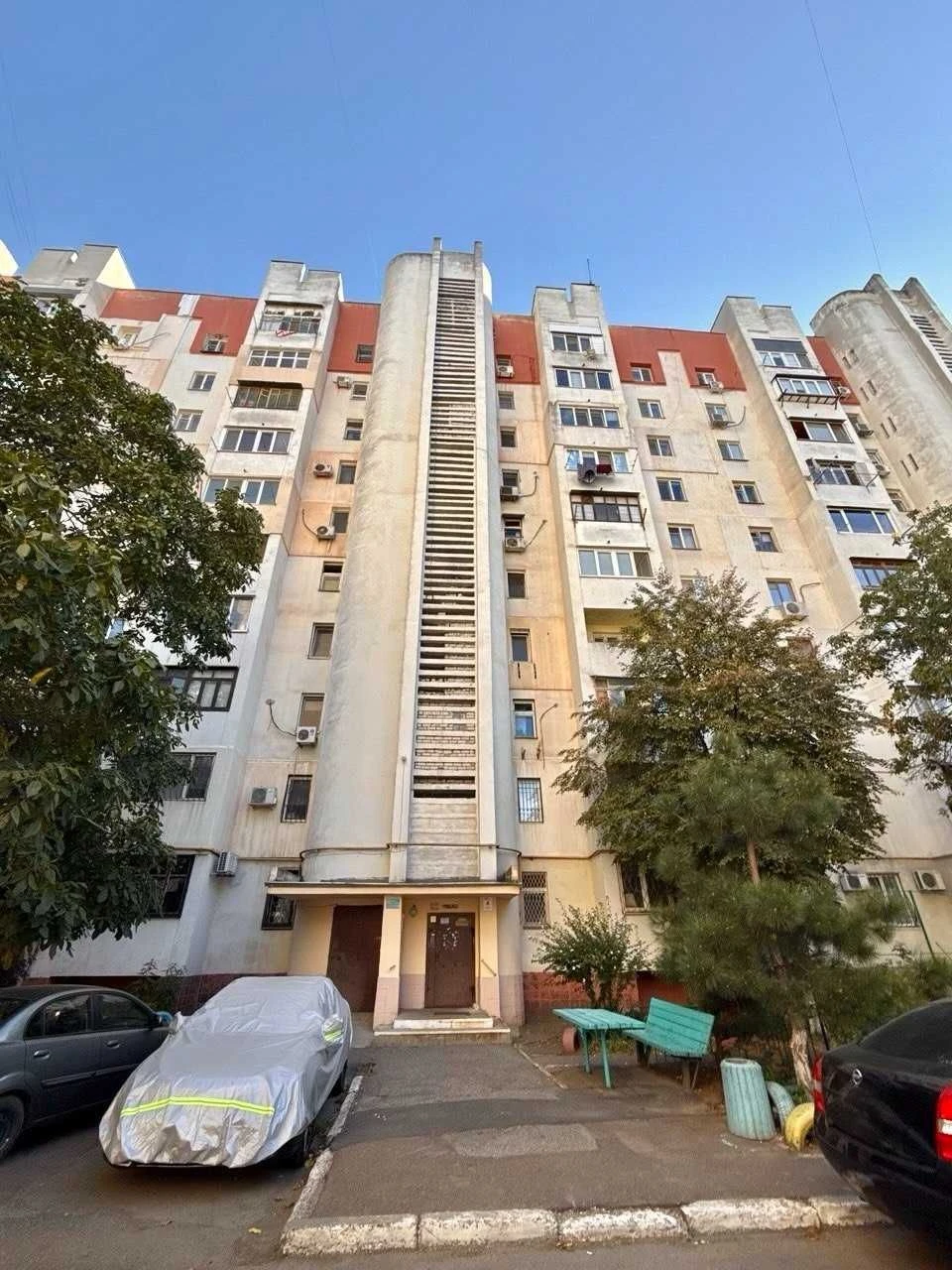 3 комнаты, 80 кв.м. Таирова/Королева/Костанди, 4-й этаж, кирпич