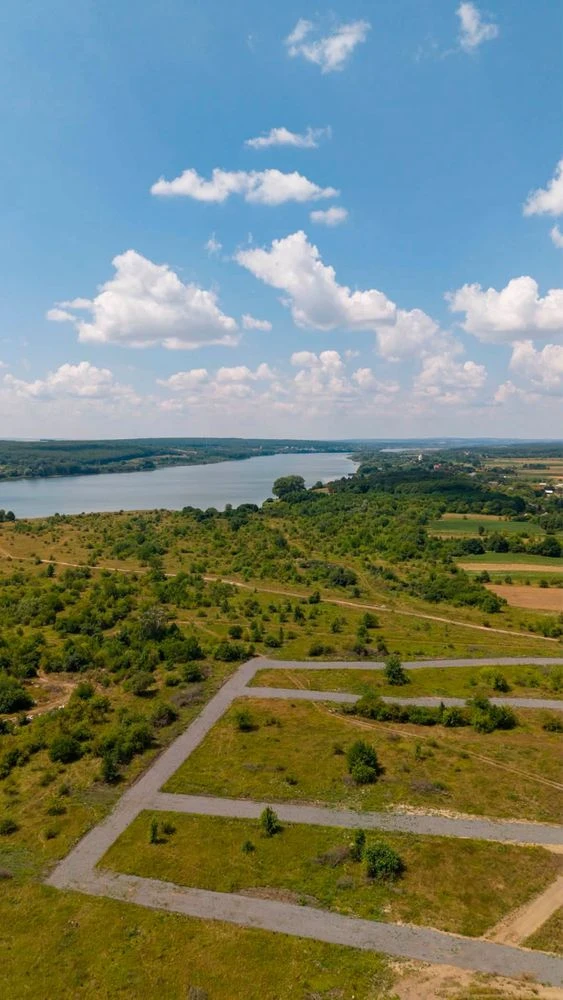 Продам Ділянку 8 сотих на березі річки, масив Verdara