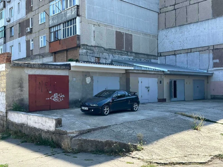 Продам 2 спарені гаражі по вул. Полтавська 23
