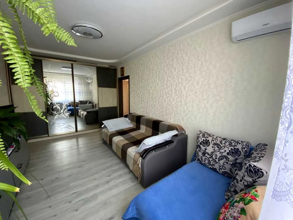 Apartment. Kyiv, Mezhylova Street.