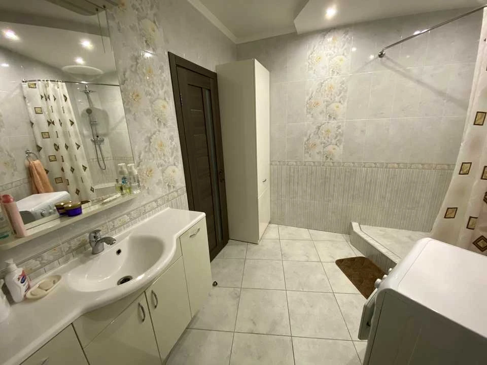 Apartment. Kyiv, Mezhylova Street.