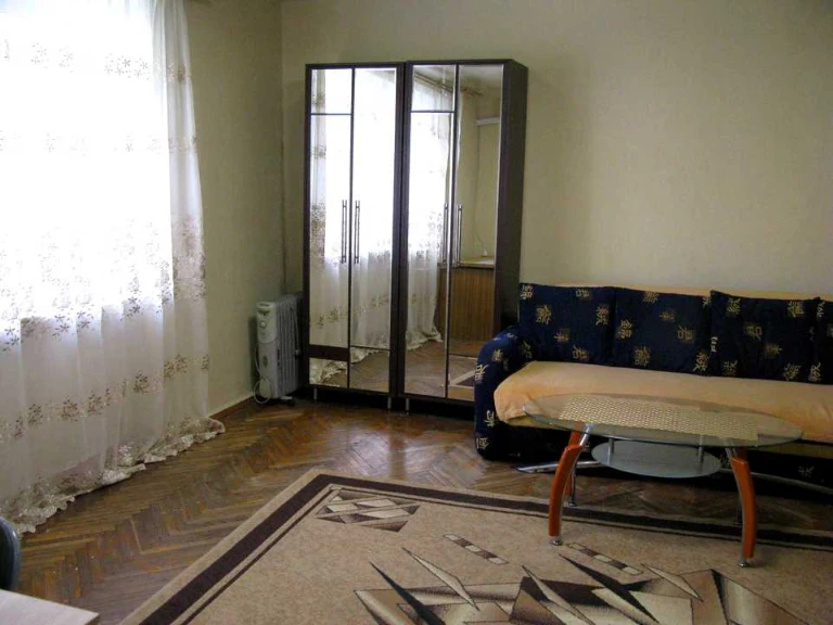Квартира. Київ, Копилівська вул.