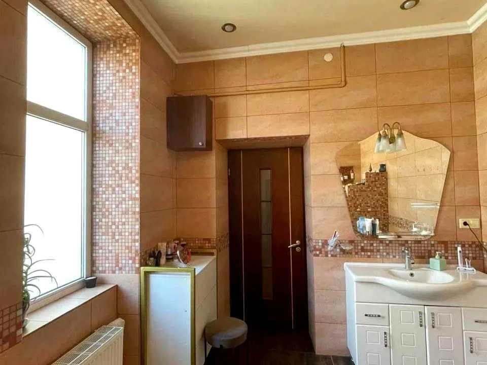 Apartment. Lviv, Kosty Levytskyi Street